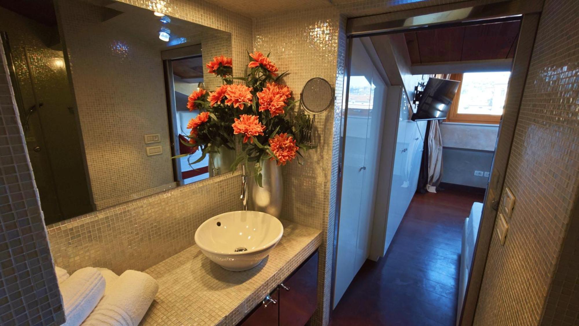 Opera Luxury Apartment Verona Buitenkant foto
