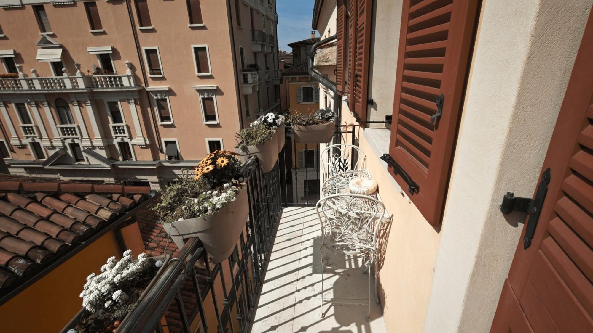 Opera Luxury Apartment Verona Buitenkant foto