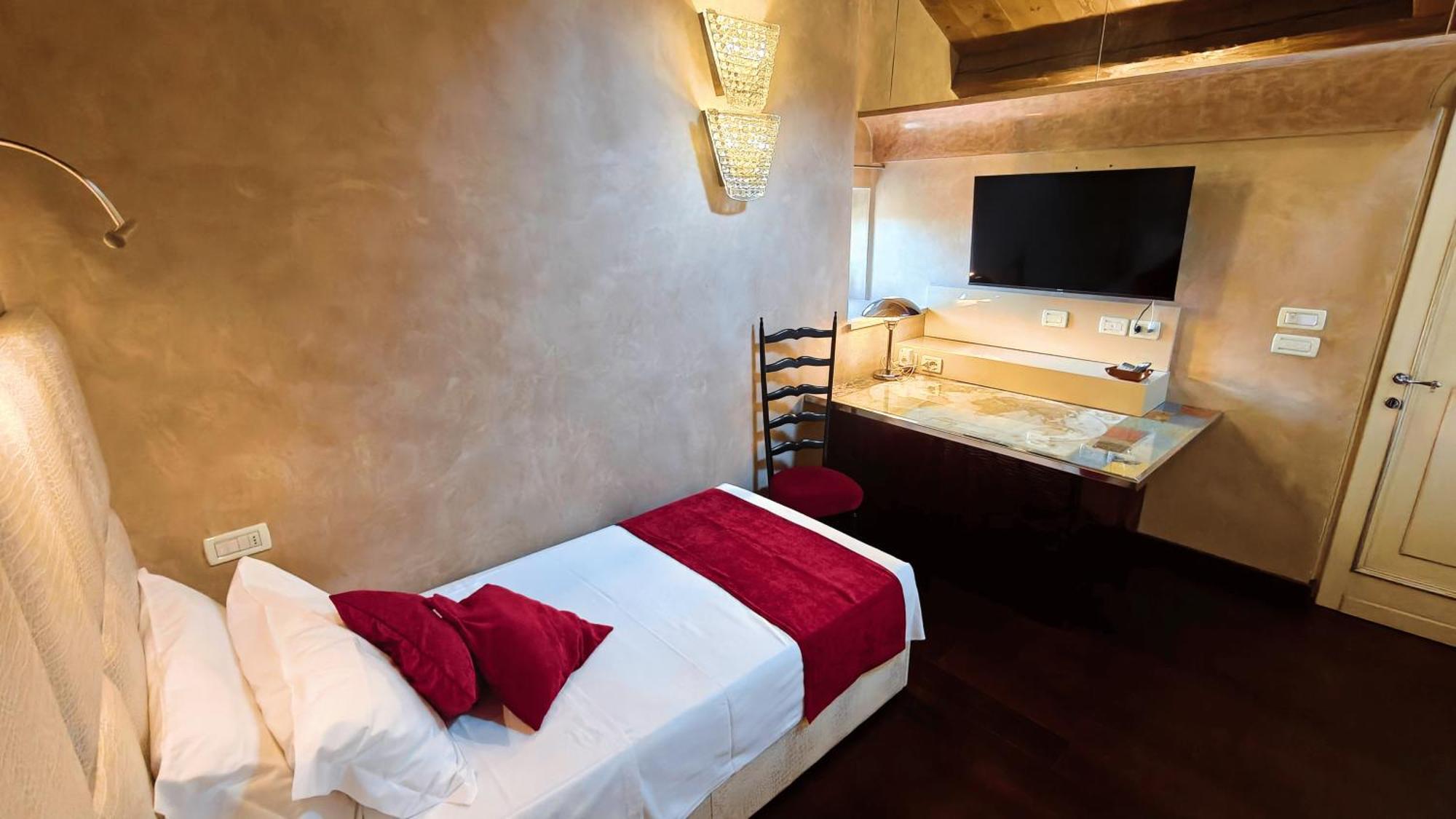 Opera Luxury Apartment Verona Buitenkant foto