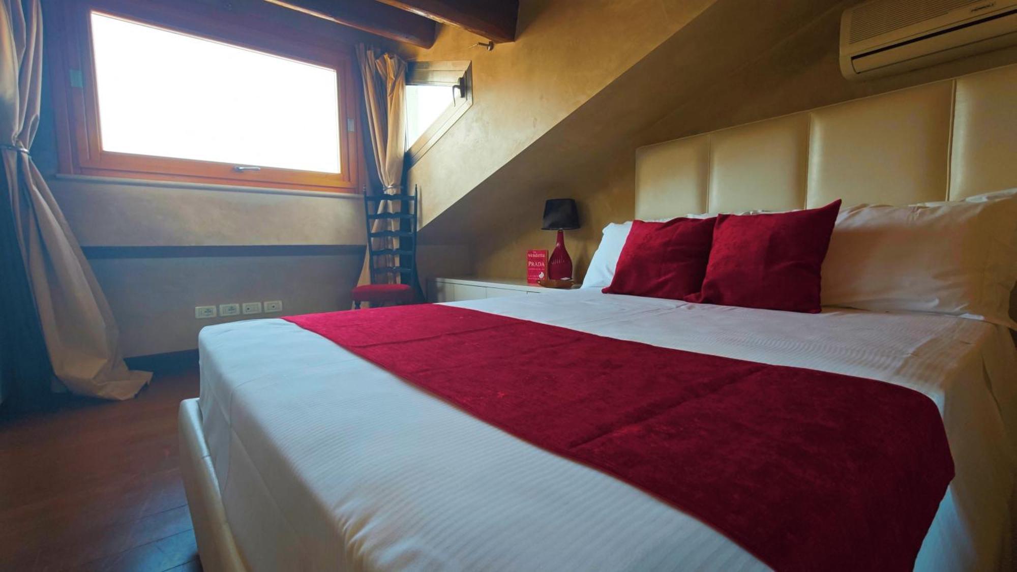 Opera Luxury Apartment Verona Buitenkant foto