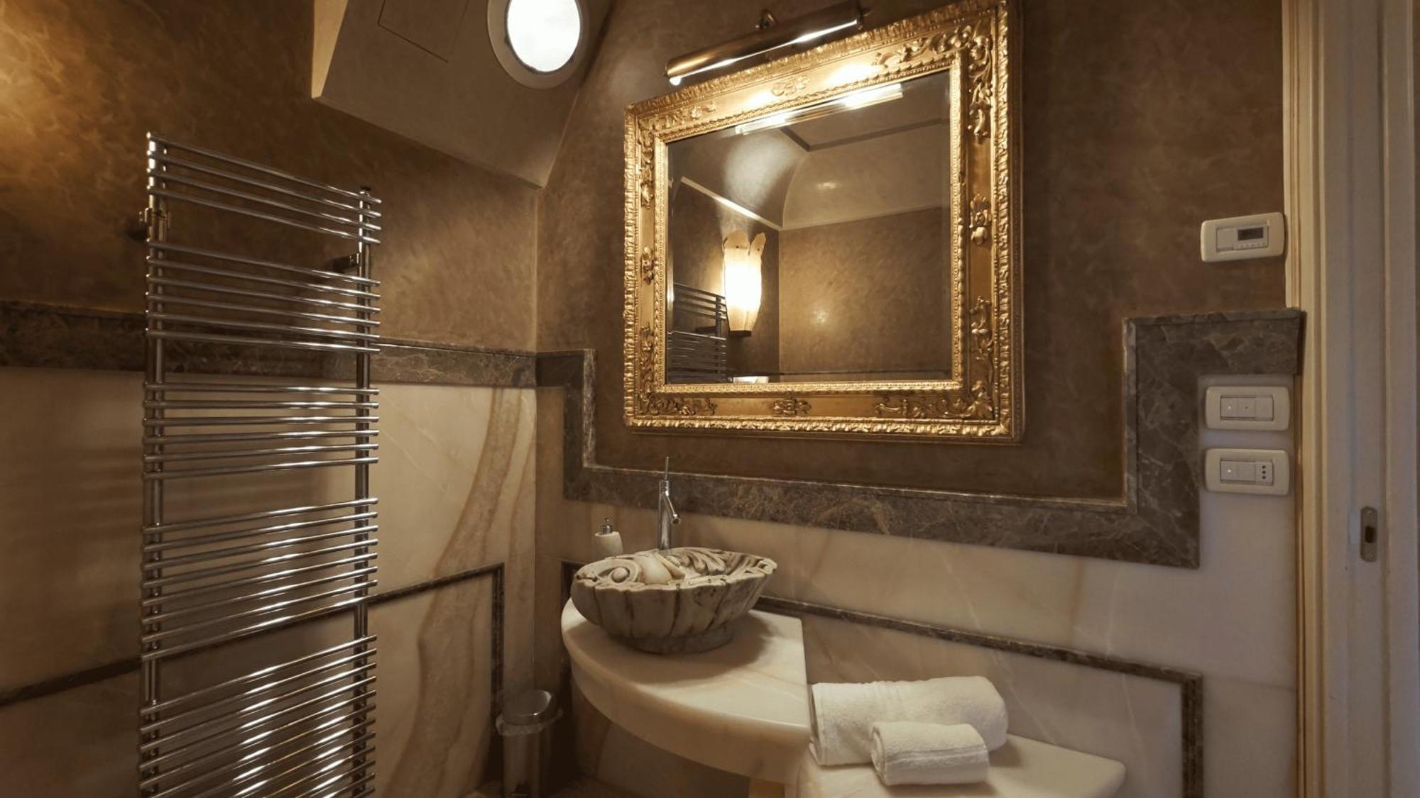 Opera Luxury Apartment Verona Buitenkant foto