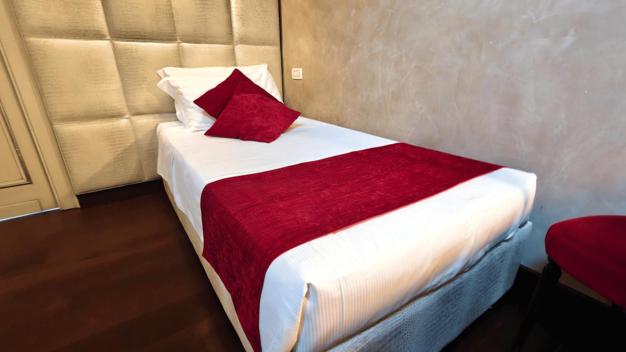 Opera Luxury Apartment Verona Buitenkant foto