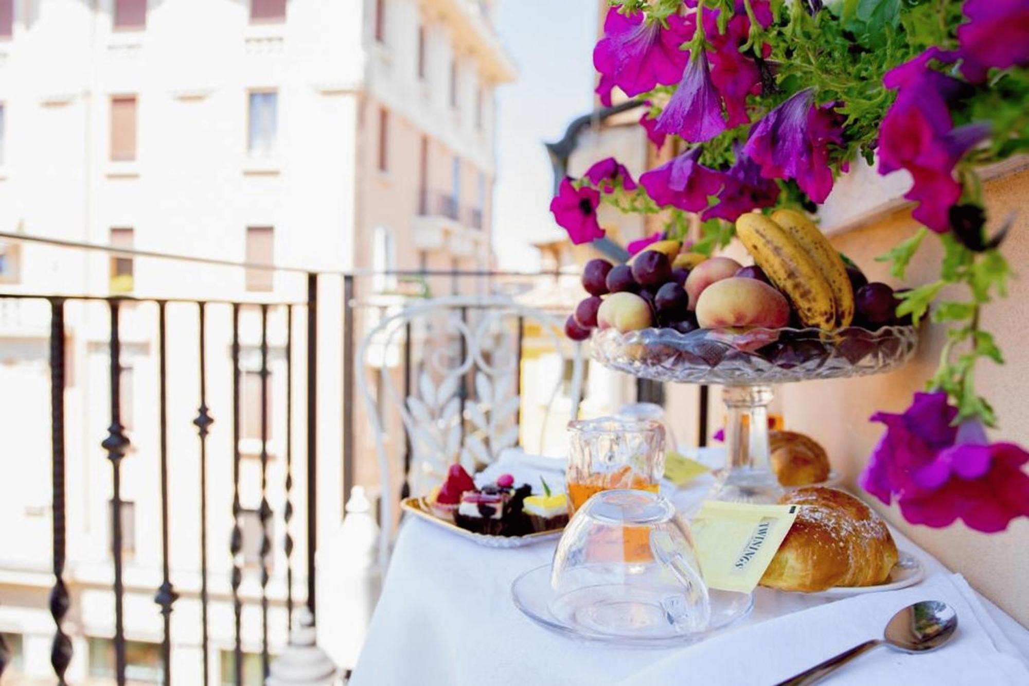 Opera Luxury Apartment Verona Buitenkant foto